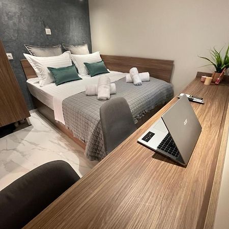 Maestrale 315° Apartments เนอา มิคานิโอนา ภายนอก รูปภาพ