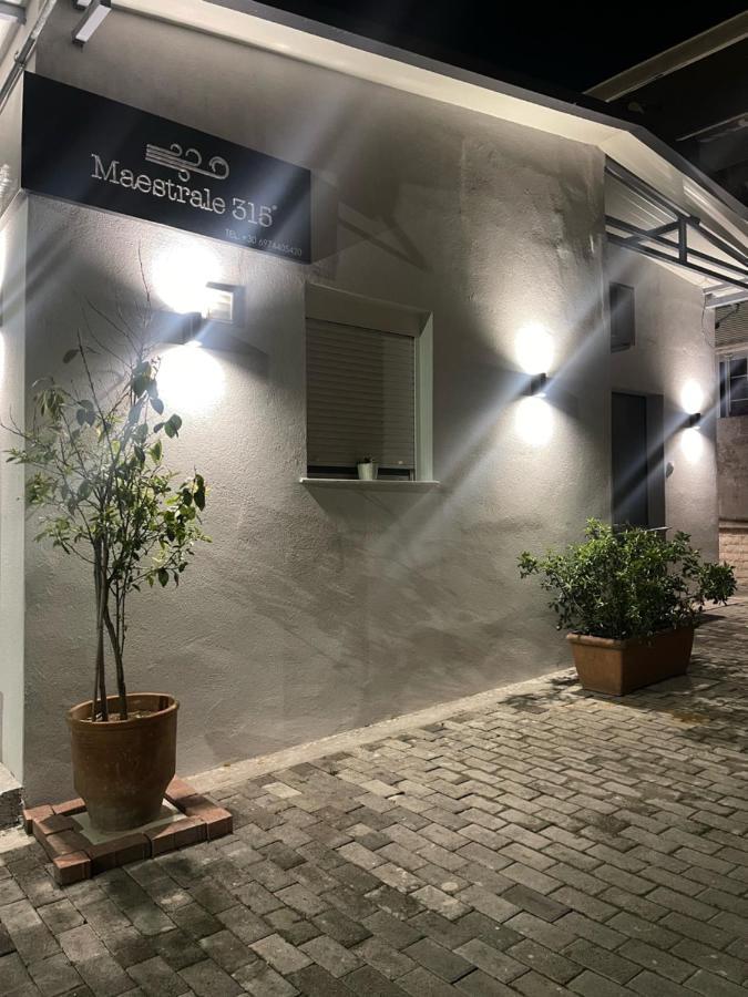 Maestrale 315° Apartments เนอา มิคานิโอนา ภายนอก รูปภาพ